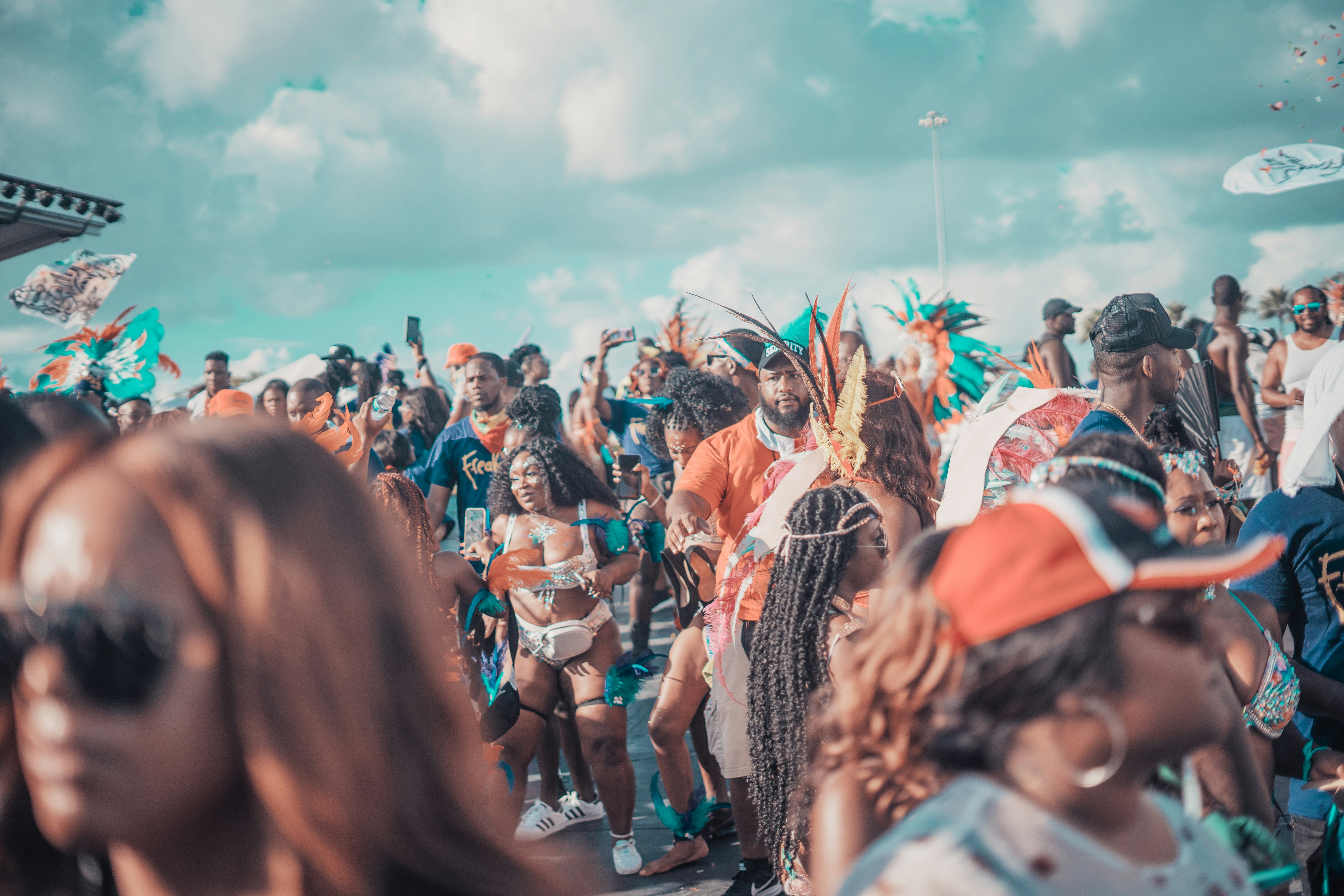 Ultra Fesztivál vagy Jazz Klub? Miami Zenei Élete Nappal és Éjjel